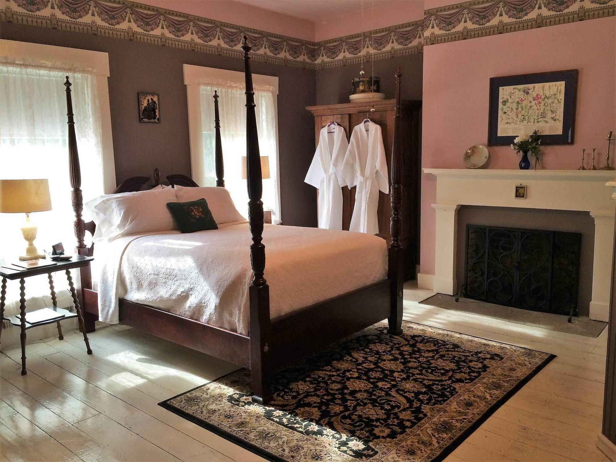 Old Caledonian Bed & Breakfast Luaran gambar